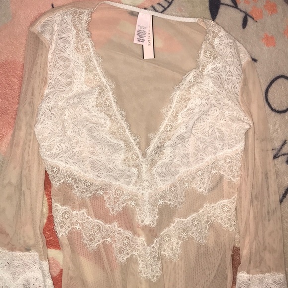 VS boho chantilly lace long sleeve teddy bodysuit - Picture 6 of 8
